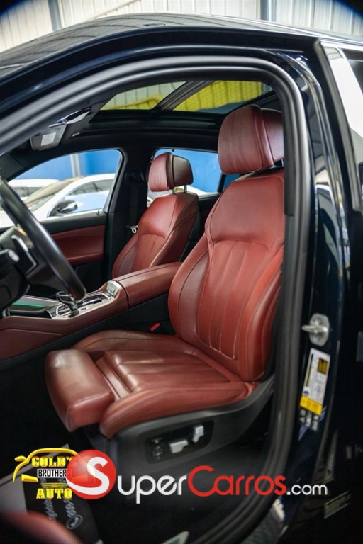 2022 BMW X 6 M50i — foto 7 / 12