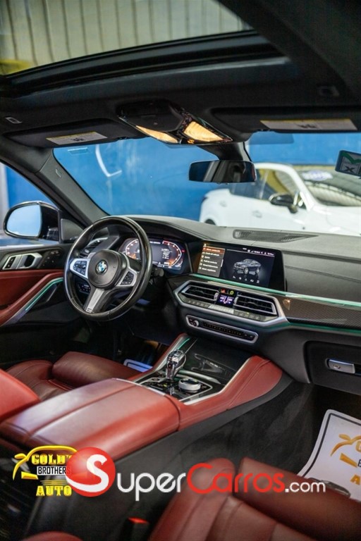 2022 BMW X 6 M50i — foto 10 / 12