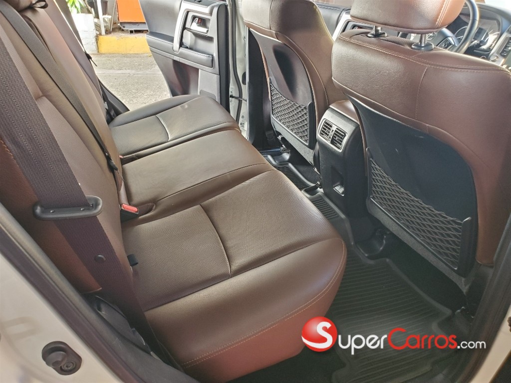 2020 Toyota 4 Runner Limited — foto 7 / 11