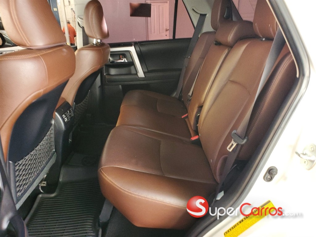 2020 Toyota 4 Runner Limited — foto 10 / 11