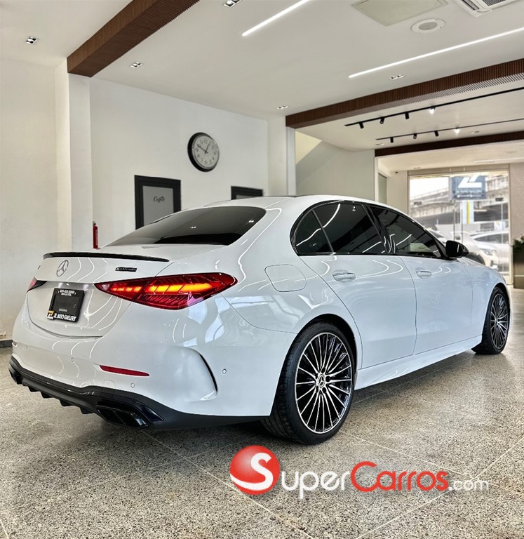 2023 Mercedes-Benz Clase C 300 AMG — foto 3 / 12