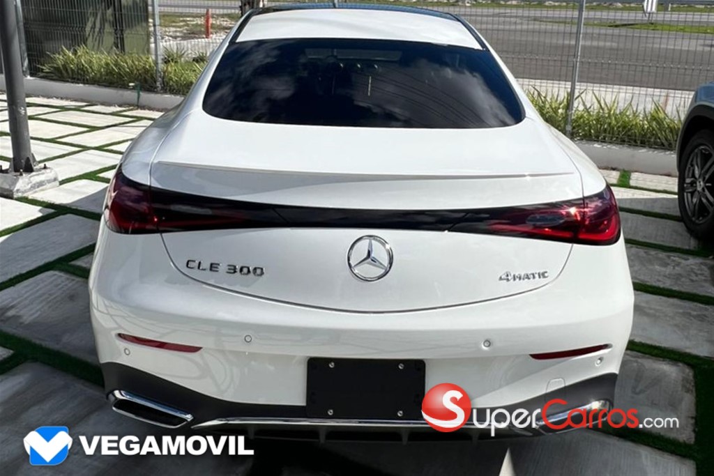 2026 Mercedes-Benz Clase CLE 300 4Matic Cabriolet — foto 3 / 4