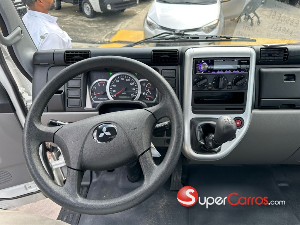 2027 Mitsubishi Motors Canter Cama 14 Pies — foto 4 / 6