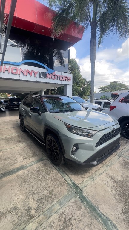 2019 Toyota RAV4 XLE Premium — foto 2 / 12