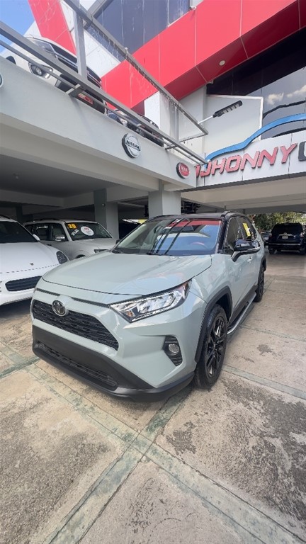 2019 Toyota RAV4 XLE Premium — foto 3 / 12