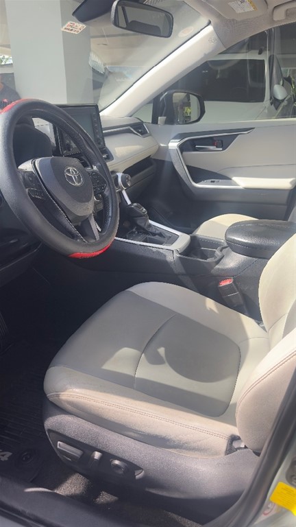 2019 Toyota RAV4 XLE Premium — foto 7 / 12