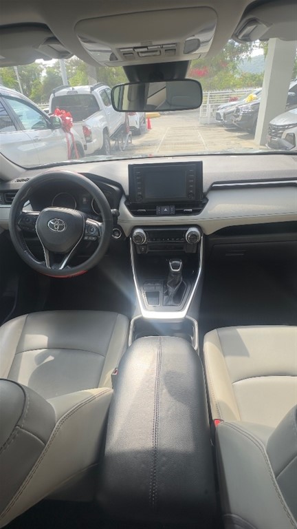 2019 Toyota RAV4 XLE Premium — foto 10 / 12