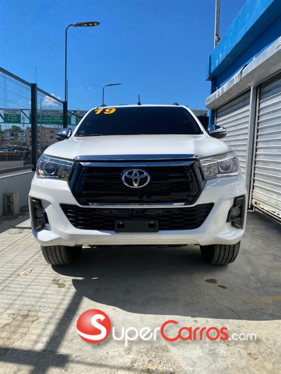 2019 Toyota Hilux SRV