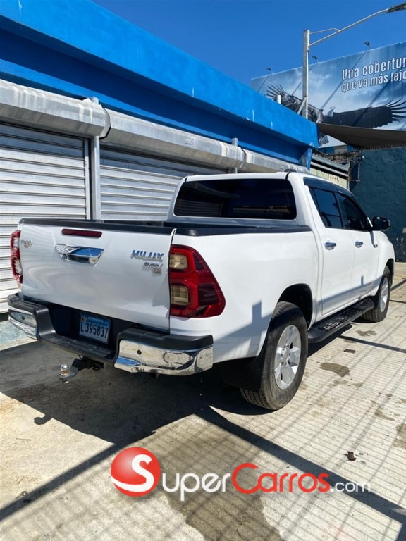 2019 Toyota Hilux SRV — foto 3 / 11