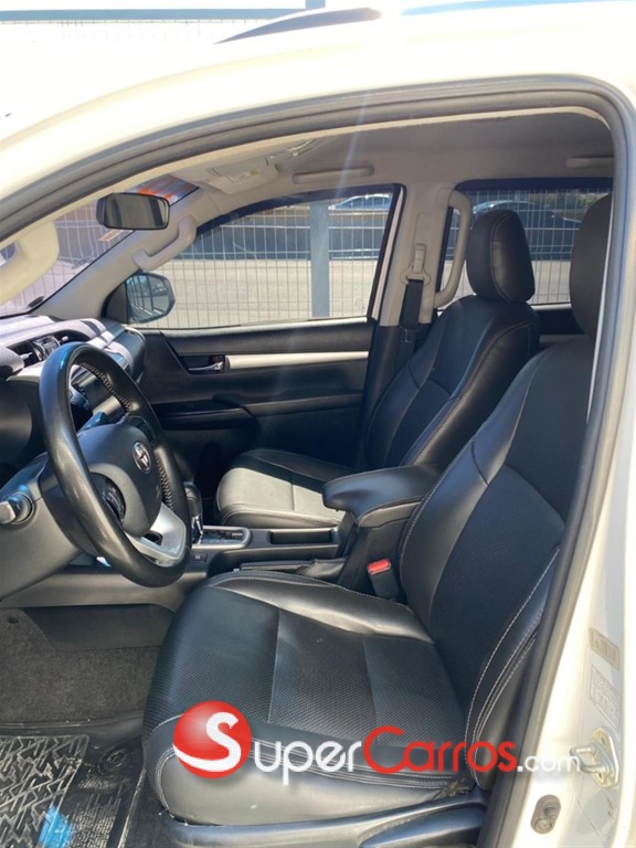 2019 Toyota Hilux SRV — foto 9 / 11
