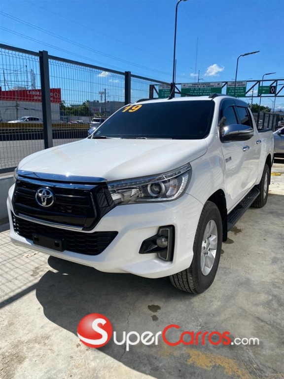 2019 Toyota Hilux SRV — foto 10 / 11