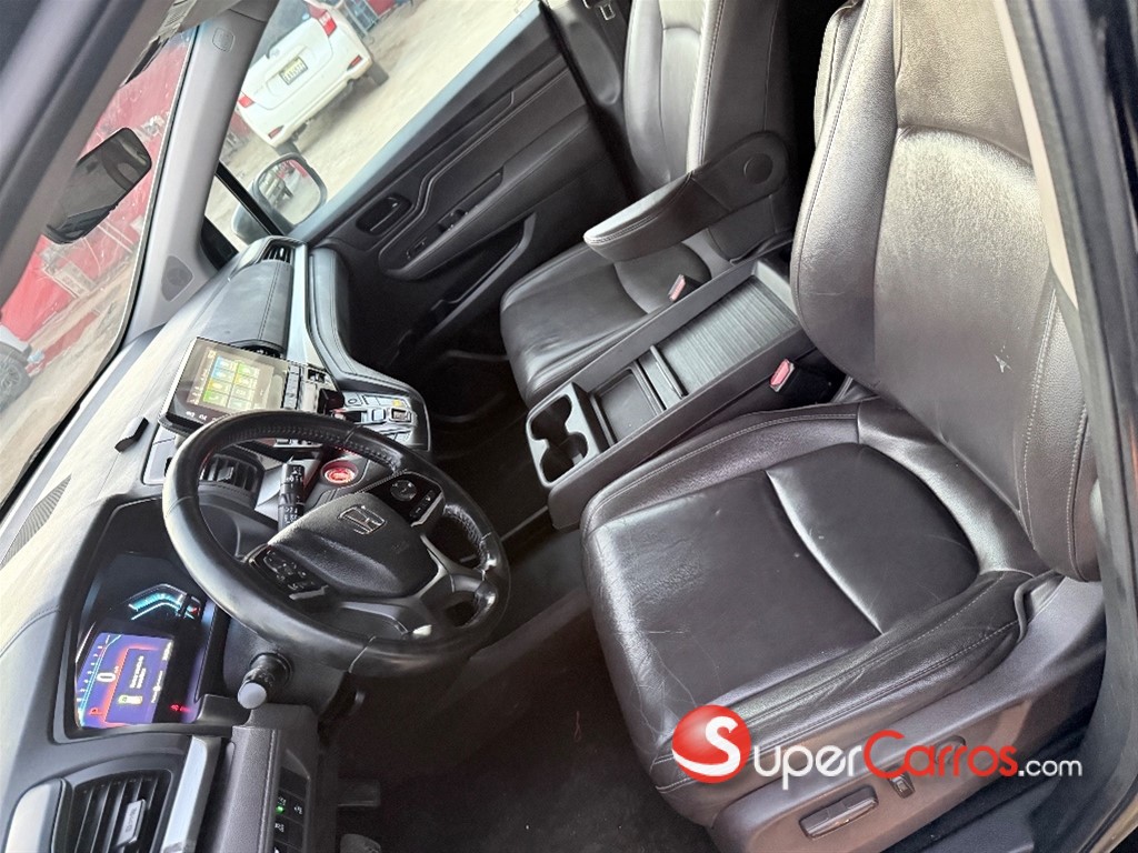 2019 Honda Odyssey EXL — foto 8 / 10