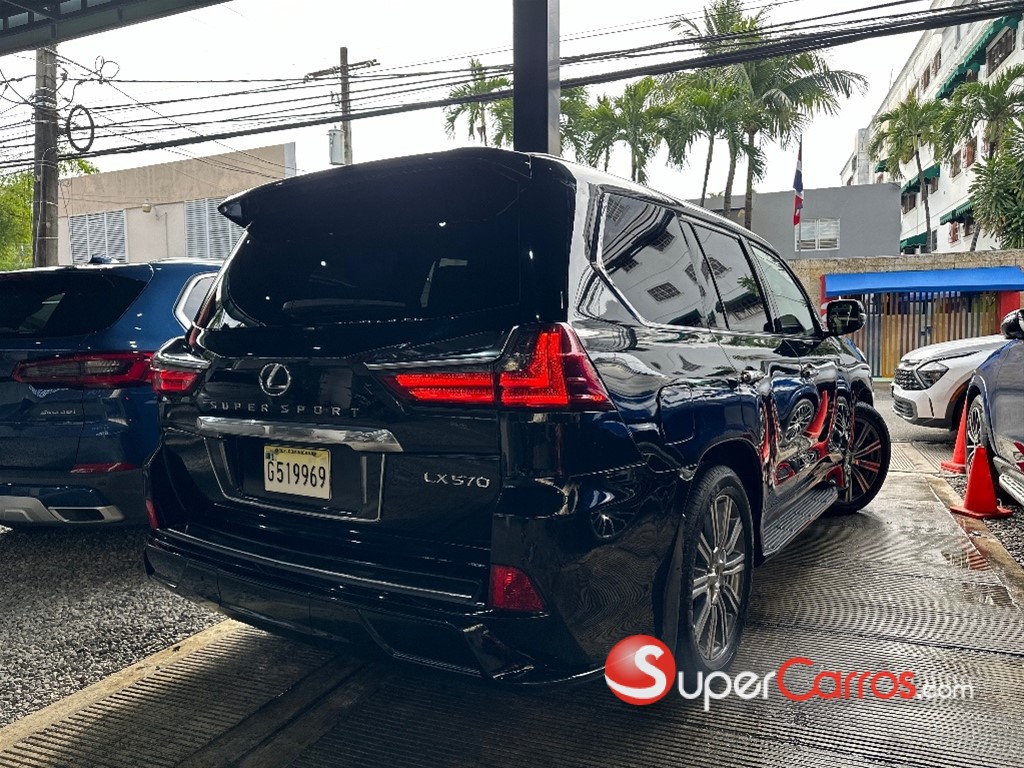 2016 Lexus LX 570 — foto 4 / 10
