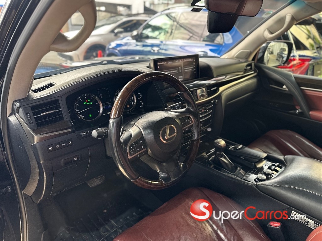 2016 Lexus LX 570 — foto 6 / 10