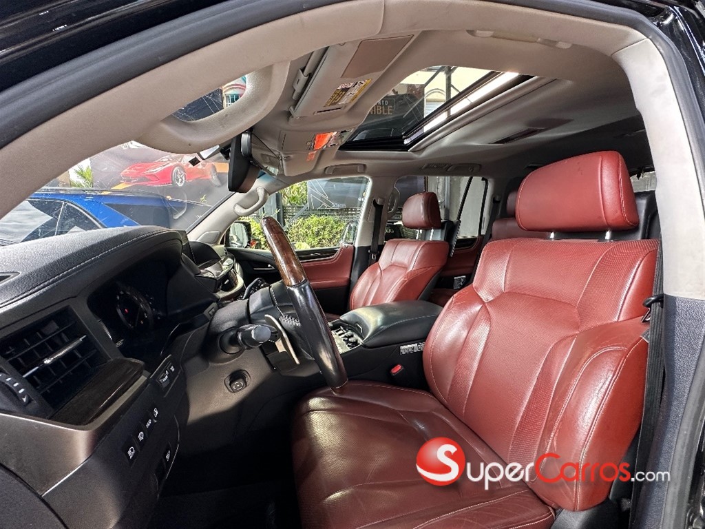 2016 Lexus LX 570 — foto 8 / 10