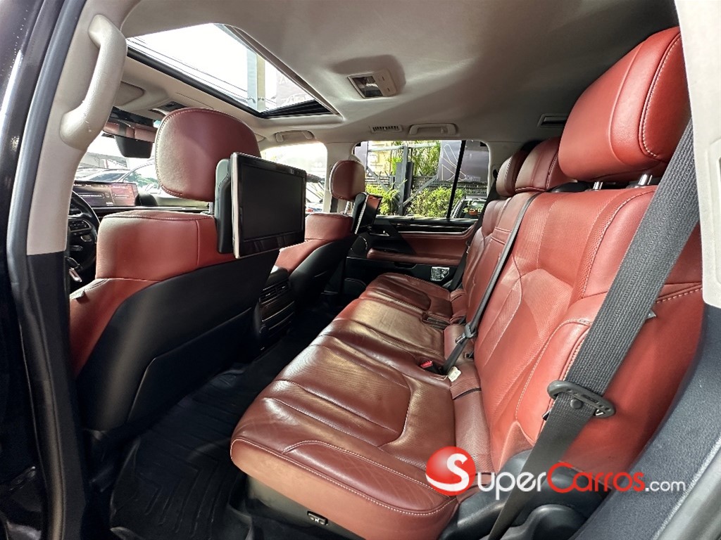 2016 Lexus LX 570 — foto 9 / 10