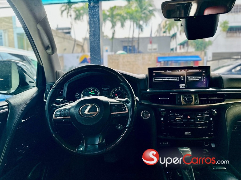 2016 Lexus LX 570 — foto 10 / 10