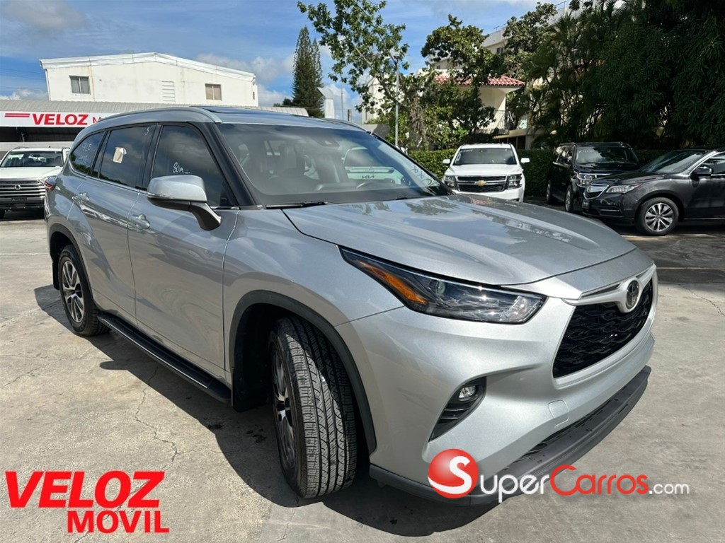 2022 Toyota Highlander XLE — foto 2 / 10