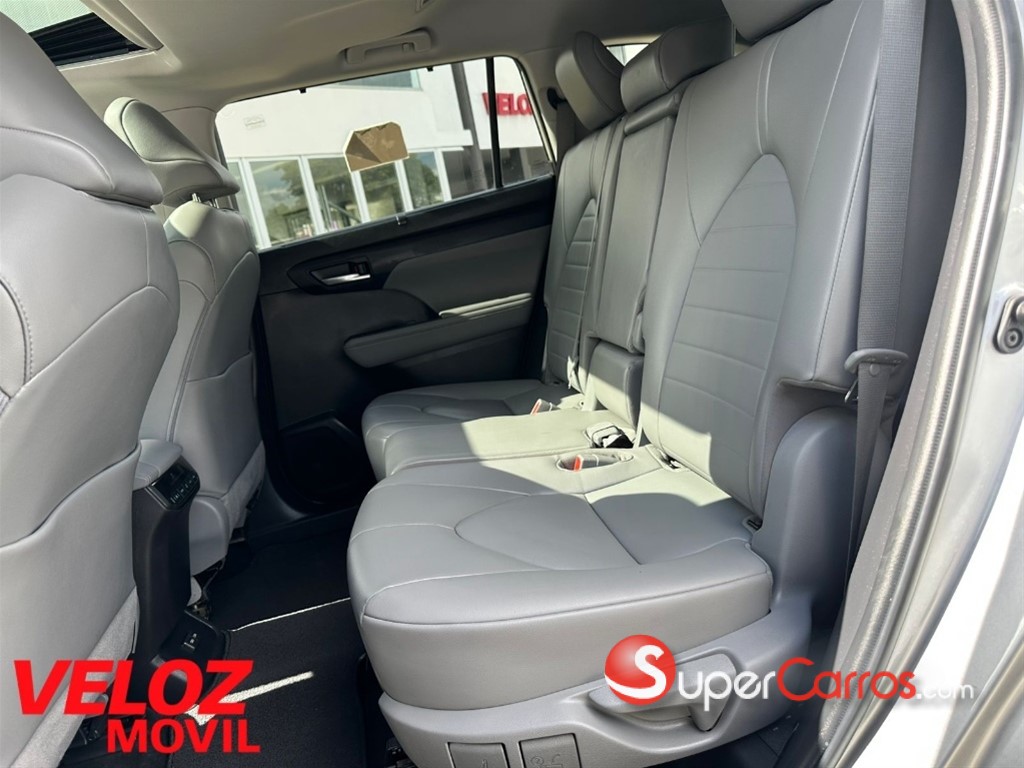 2022 Toyota Highlander XLE — foto 8 / 10