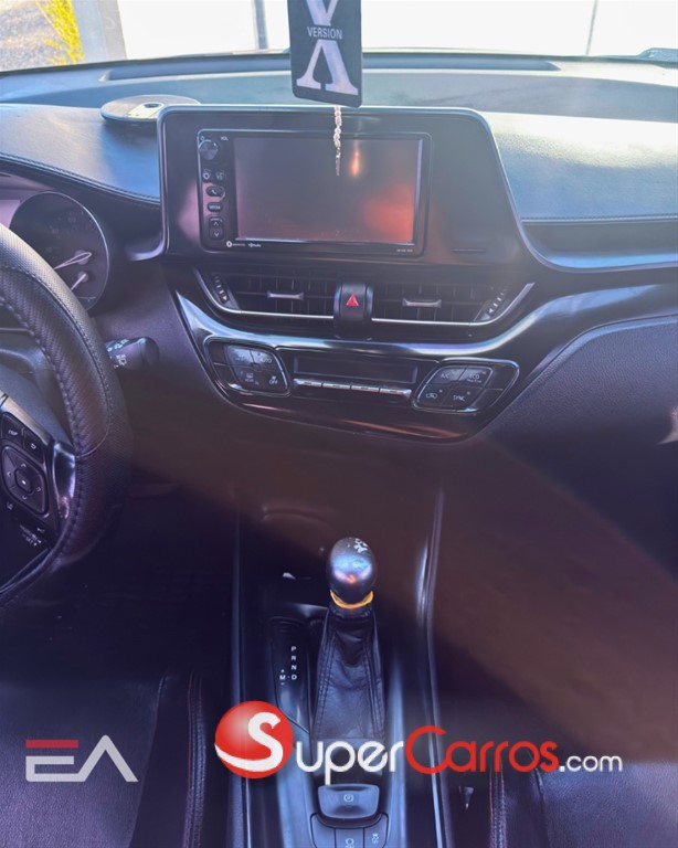 2018 Toyota C-HR XLE — foto 4 / 7