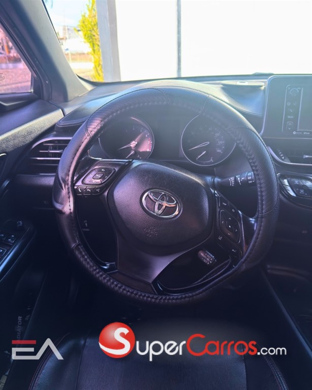 2018 Toyota C-HR XLE — foto 5 / 7
