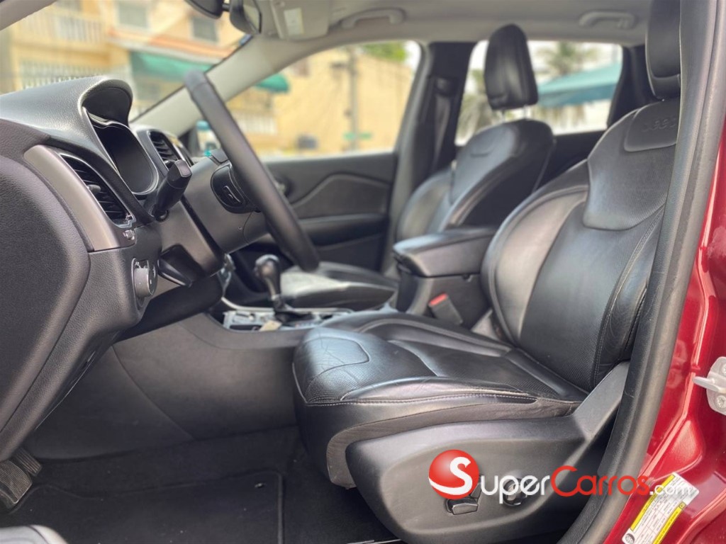 2020 Jeep Cherokee Limited — foto 6 / 12
