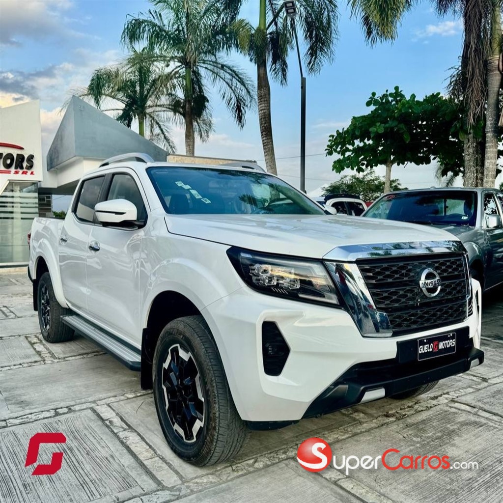 2025 Nissan Navara LE