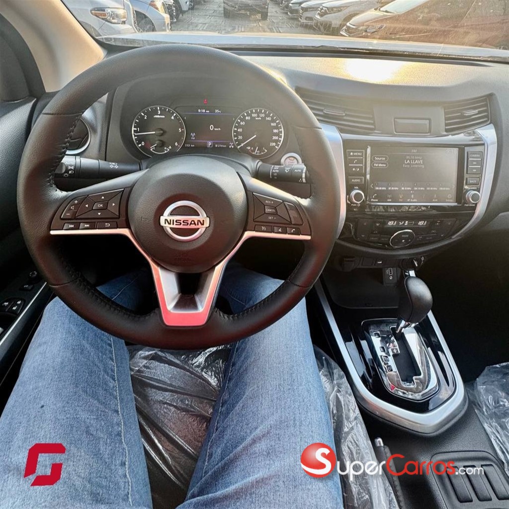 2025 Nissan Navara LE — foto 3 / 12