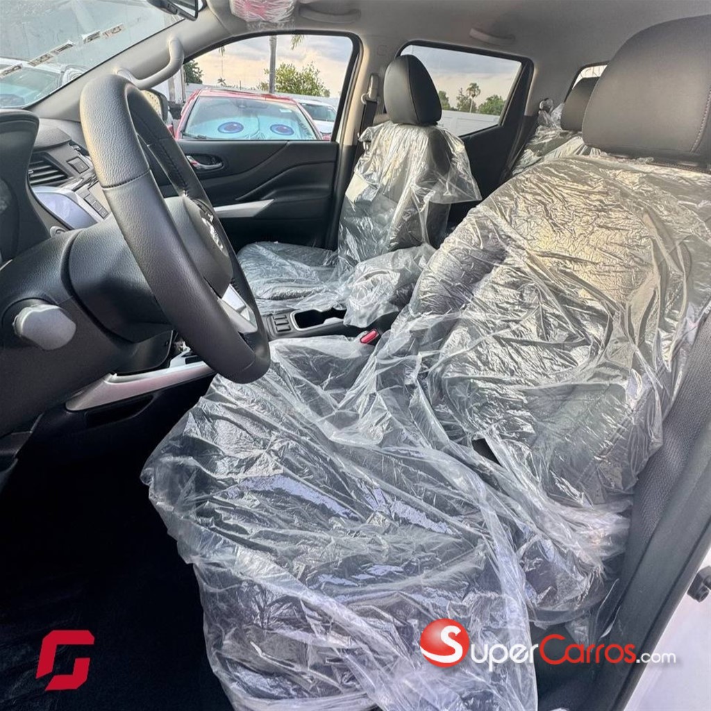 2025 Nissan Navara LE — foto 6 / 12