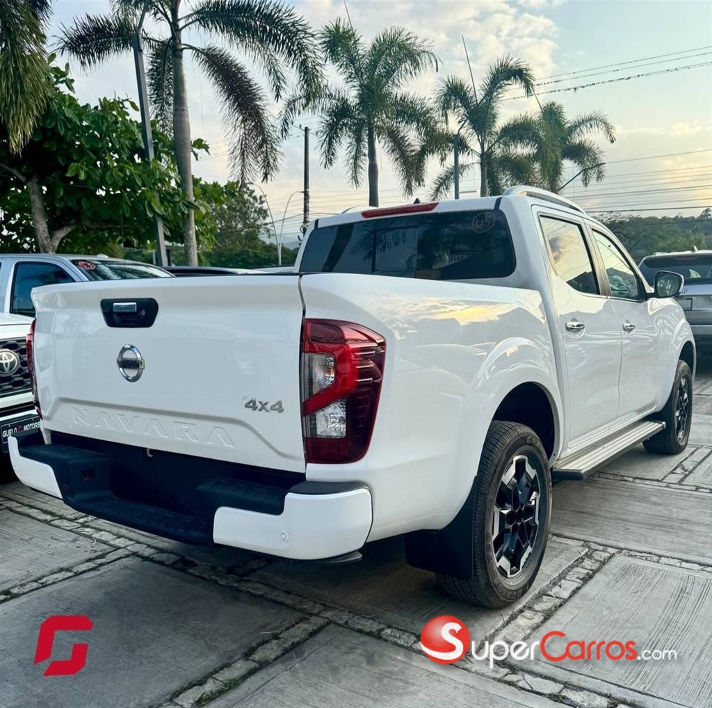 2025 Nissan Navara LE — foto 10 / 12
