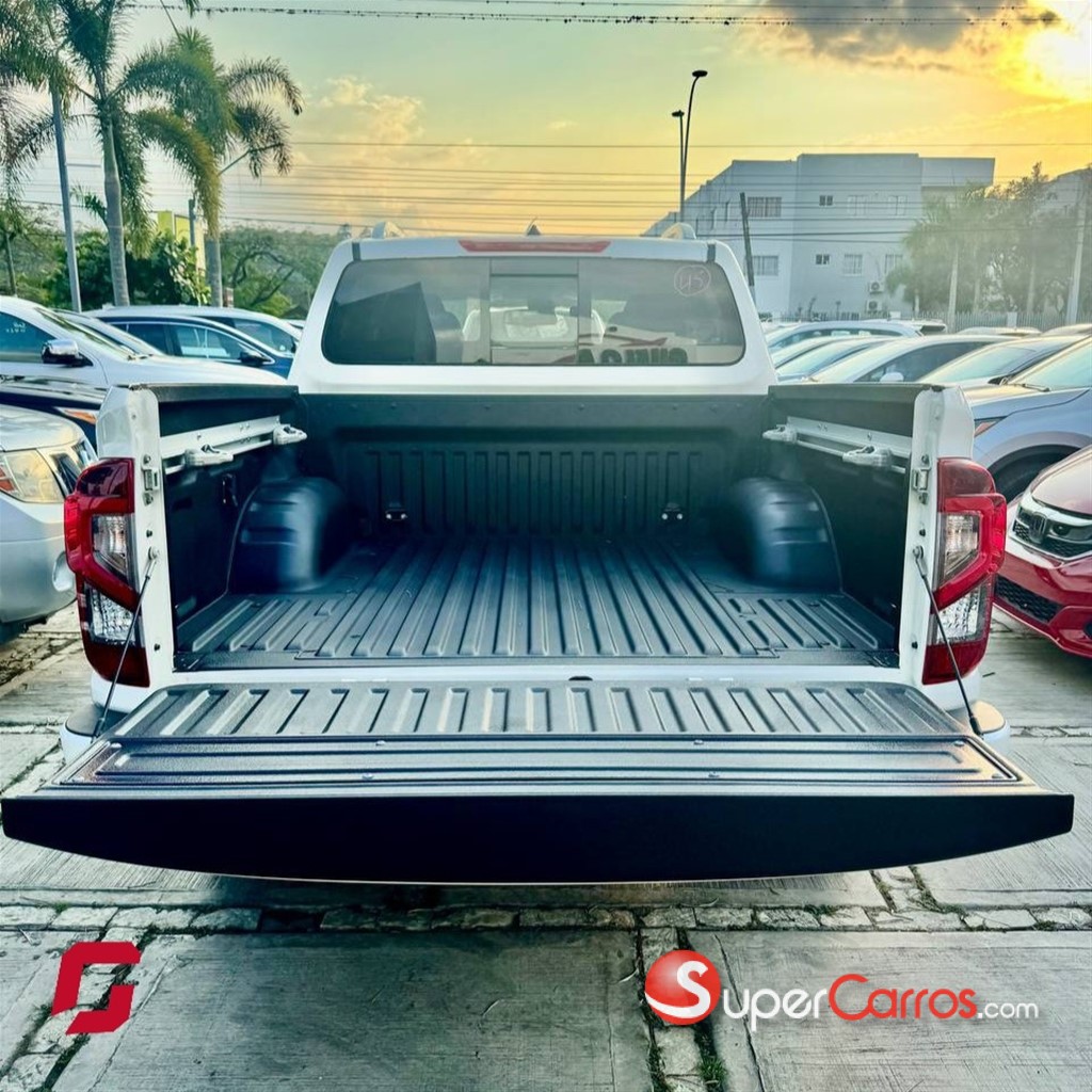 2025 Nissan Navara LE — foto 11 / 12