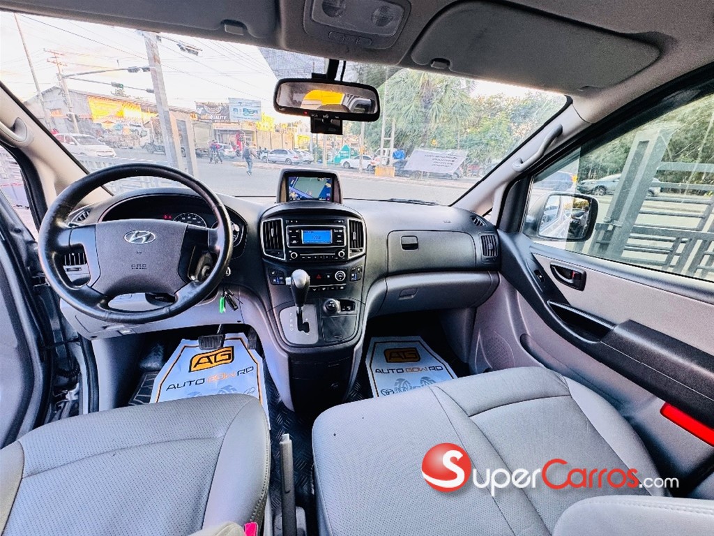 2020 Hyundai Grand Starex — foto 10 / 12
