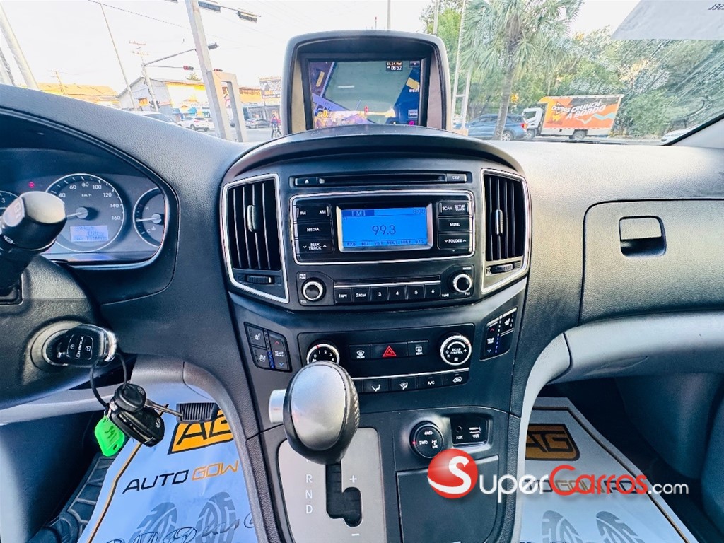 2020 Hyundai Grand Starex — foto 11 / 12