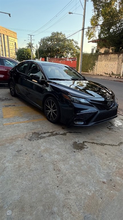 2021 Toyota Camry SE — foto 2 / 11