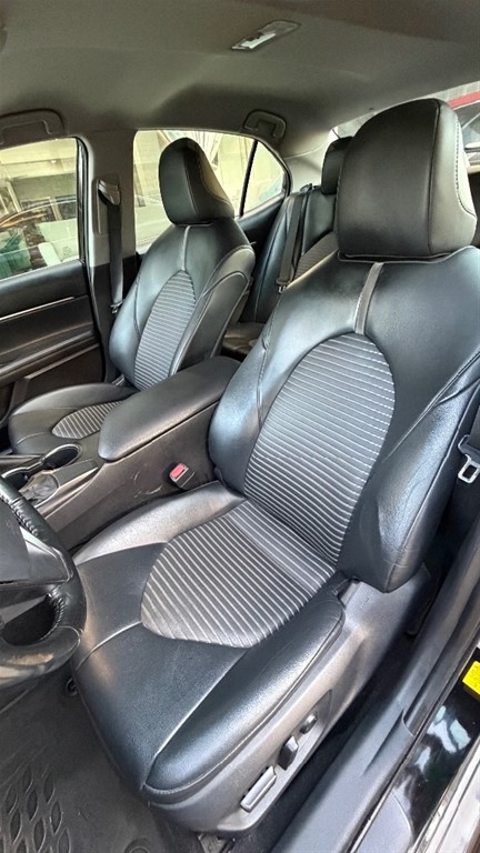 2021 Toyota Camry SE — foto 8 / 11