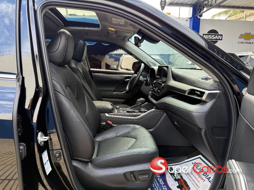 2022 Toyota Highlander Limited — foto 7 / 10