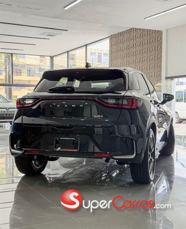 2025 Lexus LBX ActiveFull — foto 2 / 11