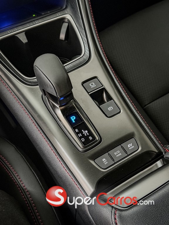 2025 Lexus LBX ActiveFull — foto 8 / 11