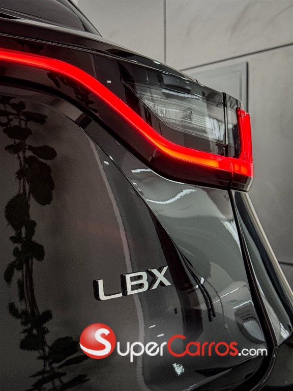 2025 Lexus LBX ActiveFull — foto 11 / 11