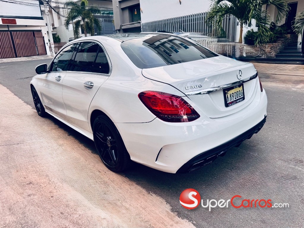 2019 Mercedes-Benz Clase C 300 4 Matic — foto 5 / 12