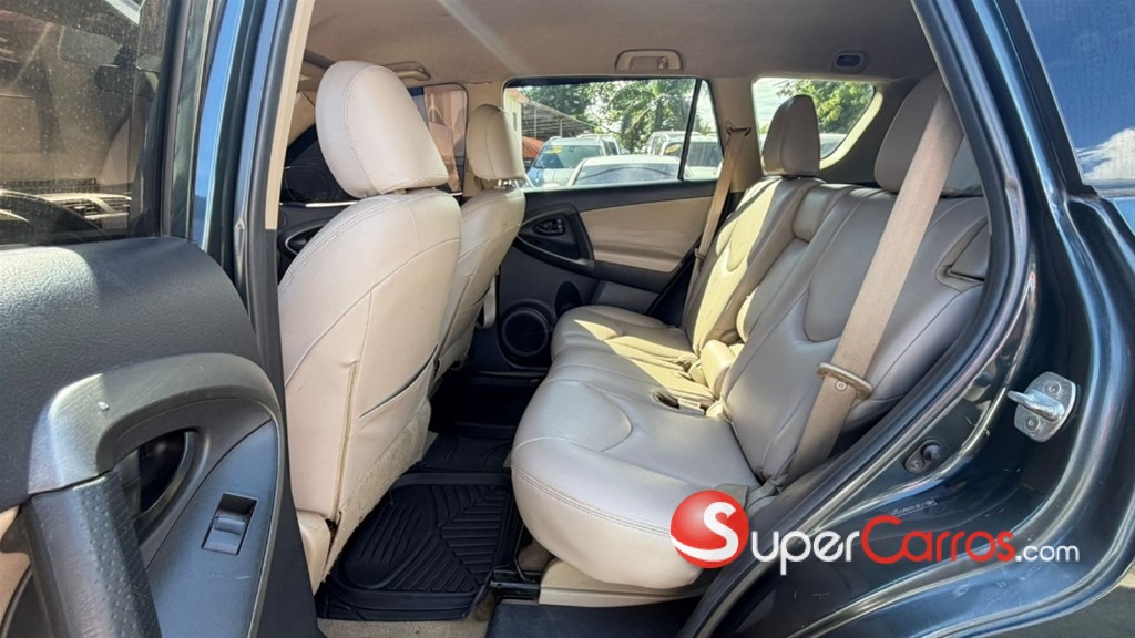2011 Toyota RAV4 — foto 8 / 9