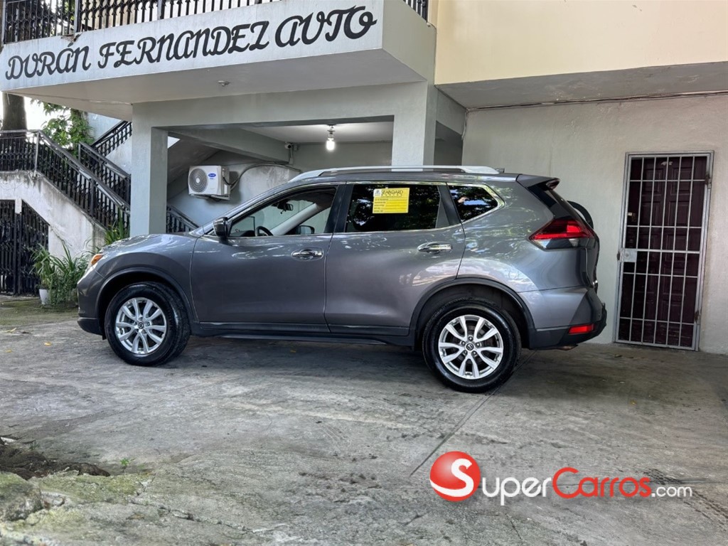 2019 Nissan Rogue SV — foto 5 / 11