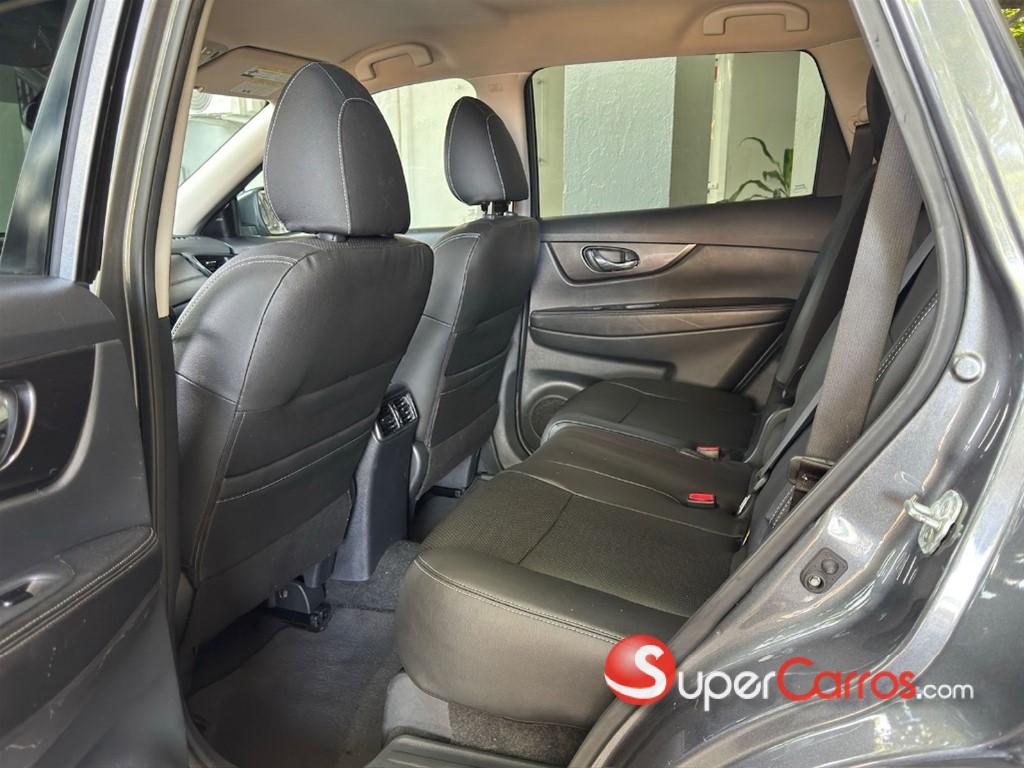 2019 Nissan Rogue SV — foto 10 / 11