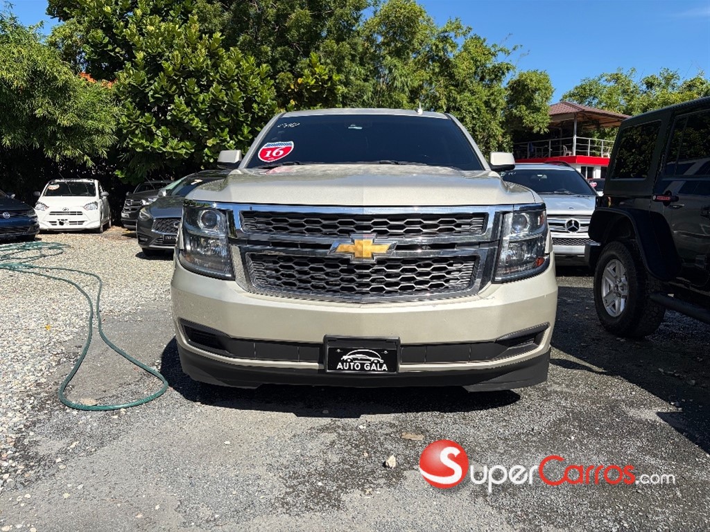 2016 Chevrolet Tahoe LT — foto 2 / 9