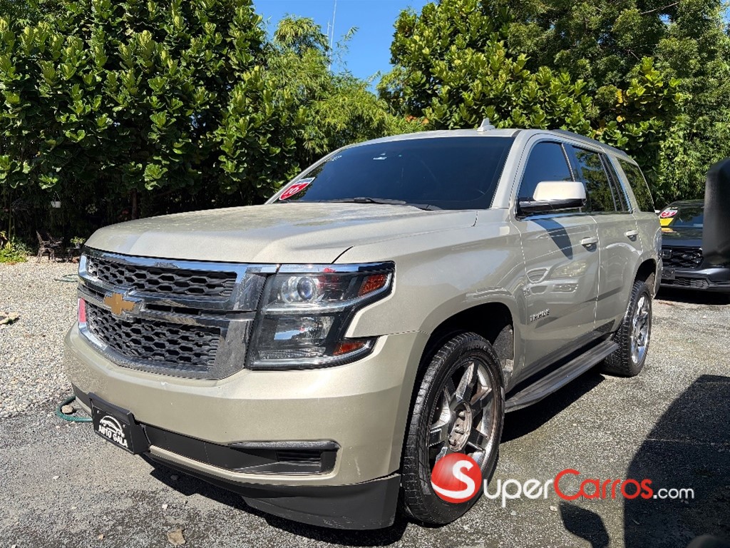 2016 Chevrolet Tahoe LT — foto 3 / 9