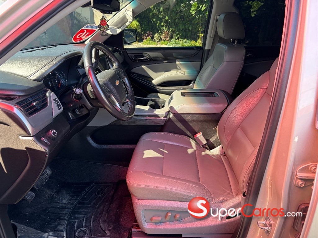 2016 Chevrolet Tahoe LT — foto 6 / 9