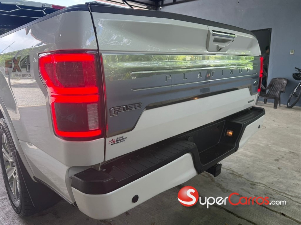 2018 Ford F 150 Platinum — foto 12 / 12