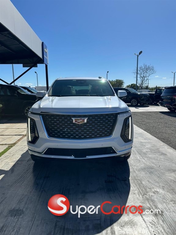 2026 Cadillac Escalade Luxury Short — foto 3 / 12