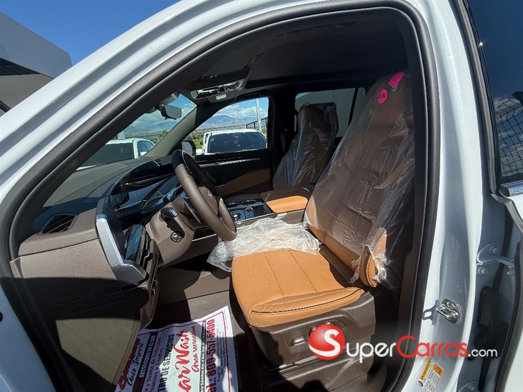 2026 Cadillac Escalade Luxury Short — foto 8 / 12