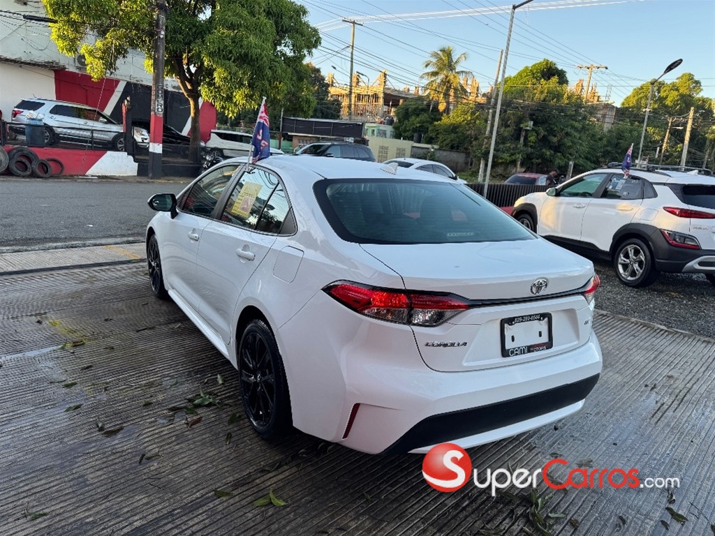 2021 Toyota Corolla LE Plus — foto 4 / 12